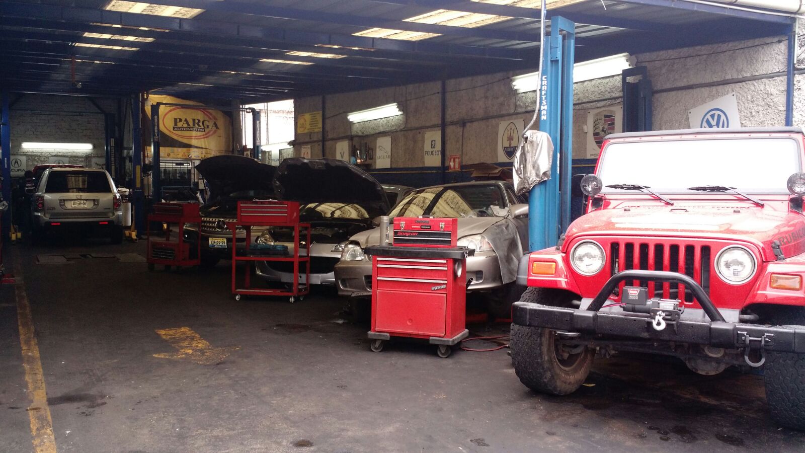 Área de trabajo de Servicio Automotriz Parga